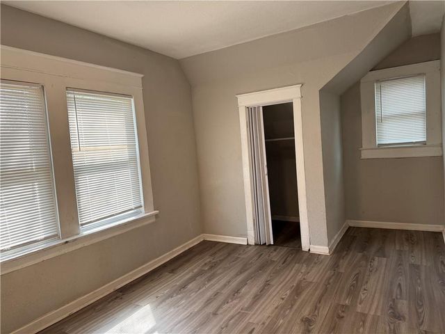 3729 Olive Street, Kansas City, MO 64109