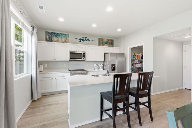 8024 S Dana Ln, Cheney, WA 99004