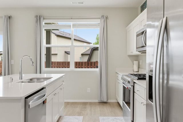 8024 S Dana Ln, Cheney, WA 99004