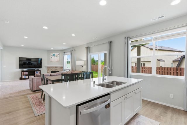 8024 S Dana Ln, Cheney, WA 99004