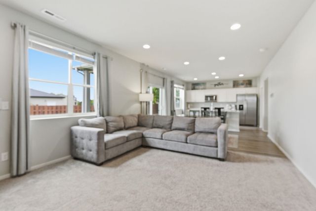 8024 S Dana Ln, Cheney, WA 99004