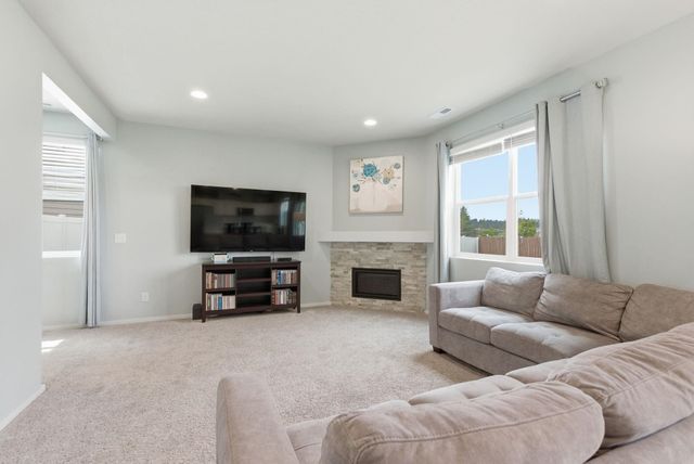 8024 S Dana Ln, Cheney, WA 99004