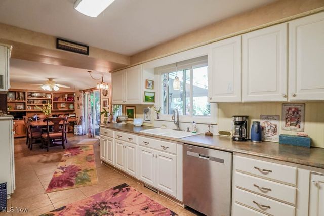 1010 Las Olas Boulevard NW, North Canton, OH 44720