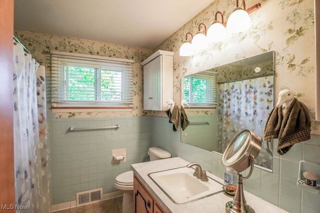 1010 Las Olas Boulevard NW, North Canton, OH 44720