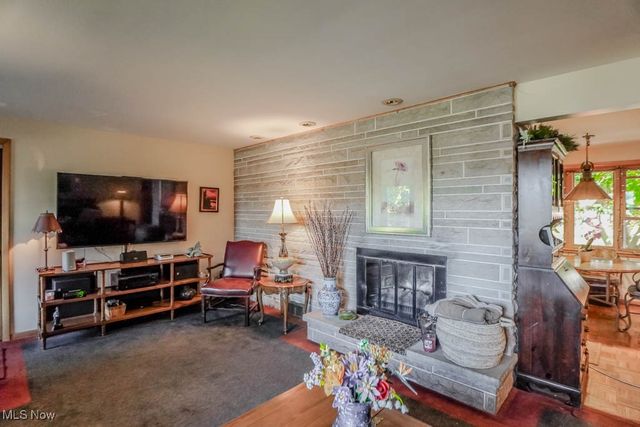 1010 Las Olas Boulevard NW, North Canton, OH 44720