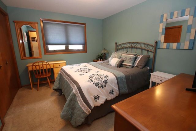 2104 Camelot BOULEVARD, Sheboygan, WI 53081