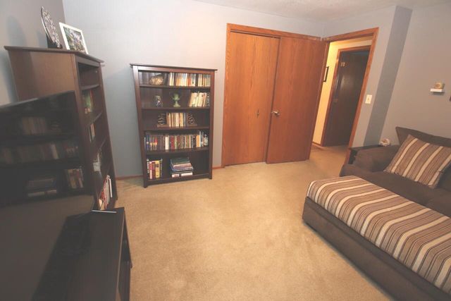 2104 Camelot BOULEVARD, Sheboygan, WI 53081