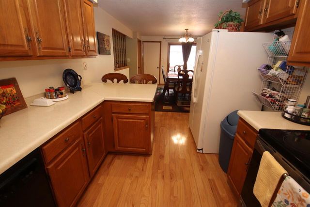 2104 Camelot BOULEVARD, Sheboygan, WI 53081