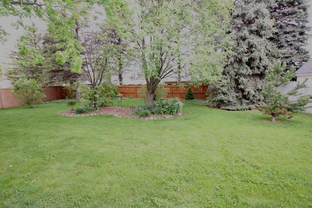 2104 Camelot BOULEVARD, Sheboygan, WI 53081