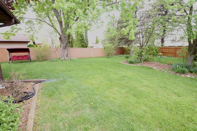 2104 Camelot BOULEVARD, Sheboygan, WI 53081