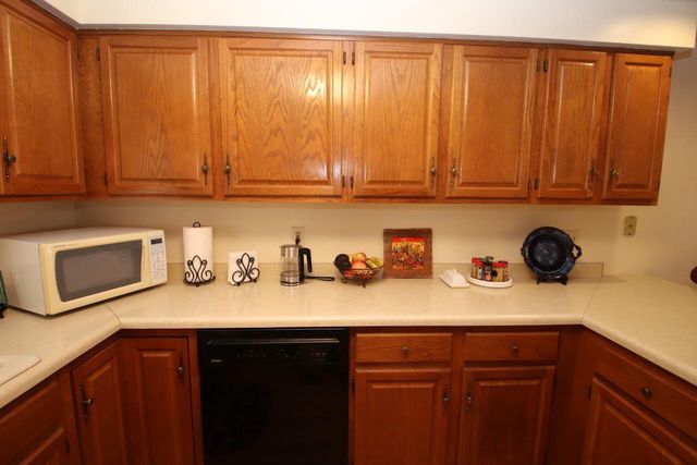 2104 Camelot BOULEVARD, Sheboygan, WI 53081