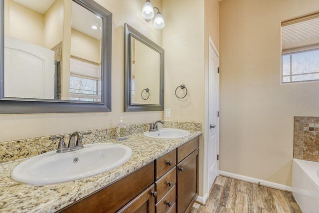 320 Kaanapali LN, Bastrop, TX 78602