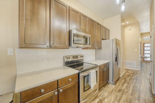 320 Kaanapali LN, Bastrop, TX 78602