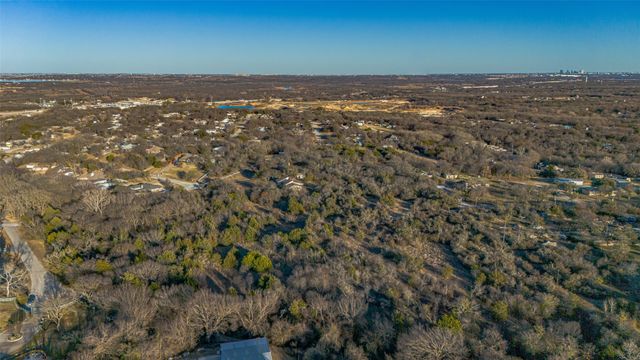 2220 Walter Smith Court, Azle, TX 76020