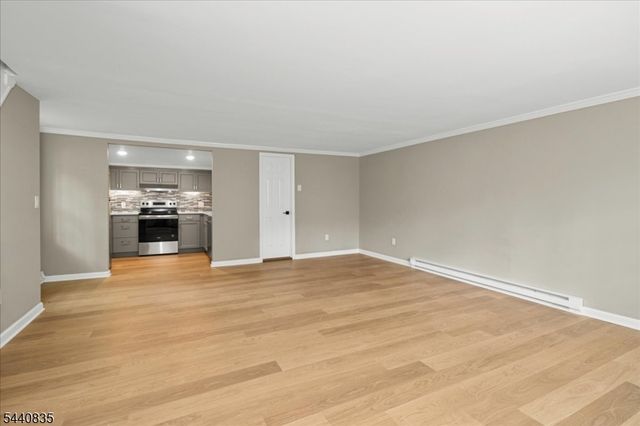 20 Kingsland Ave, Stanhope Boro, NJ 07874