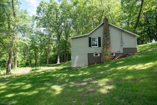 20 Kingsland Ave, Stanhope Boro, NJ 07874