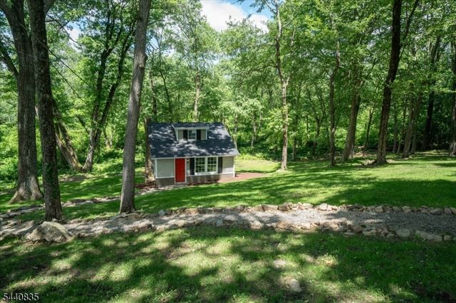 20 Kingsland Ave, Stanhope Boro, NJ 07874