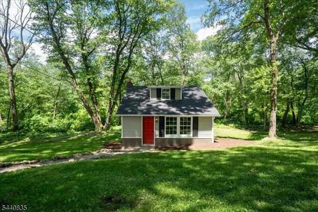 20 Kingsland Ave, Stanhope Boro, NJ 07874