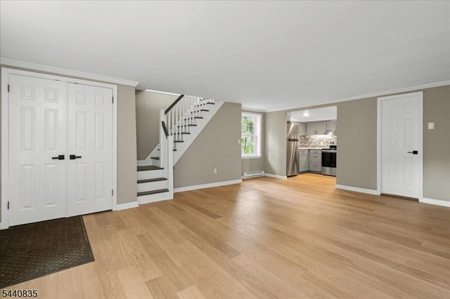 20 Kingsland Ave, Stanhope Boro, NJ 07874