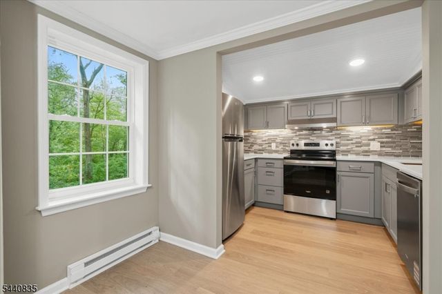 20 Kingsland Ave, Stanhope Boro, NJ 07874