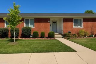 8755 Sterling Street, Center Line, MI 48015