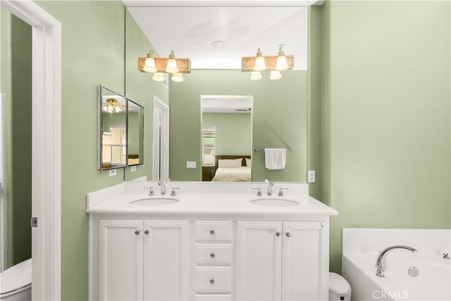 51 Olivehurst, Irvine, CA 92602