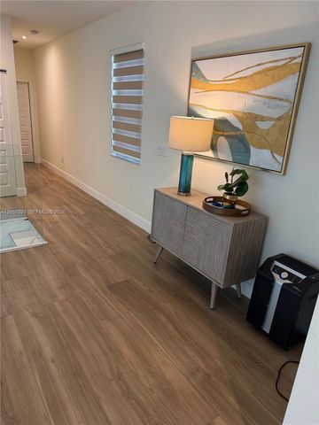 10218 NW 76th Terrace, Doral, FL 33178
