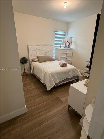 10218 NW 76th Terrace, Doral, FL 33178