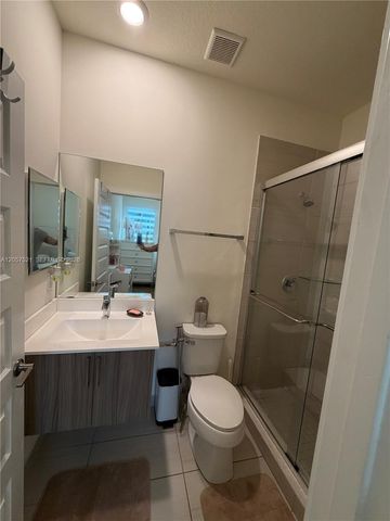 10218 NW 76th Terrace, Doral, FL 33178