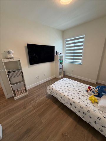10218 NW 76th Terrace, Doral, FL 33178