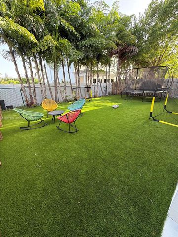 10218 NW 76th Terrace, Doral, FL 33178