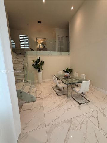 10218 NW 76th Terrace, Doral, FL 33178