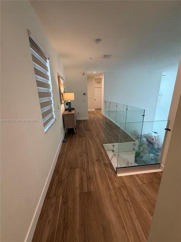 10218 NW 76th Terrace, Doral, FL 33178