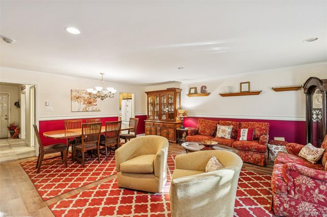 10 Glen Hollow Drive C1, Holtsville, NY 11742