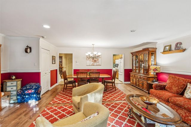 10 Glen Hollow Drive C1, Holtsville, NY 11742