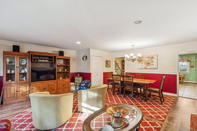 10 Glen Hollow Drive C1, Holtsville, NY 11742