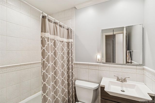 10 Glen Hollow Drive C1, Holtsville, NY 11742