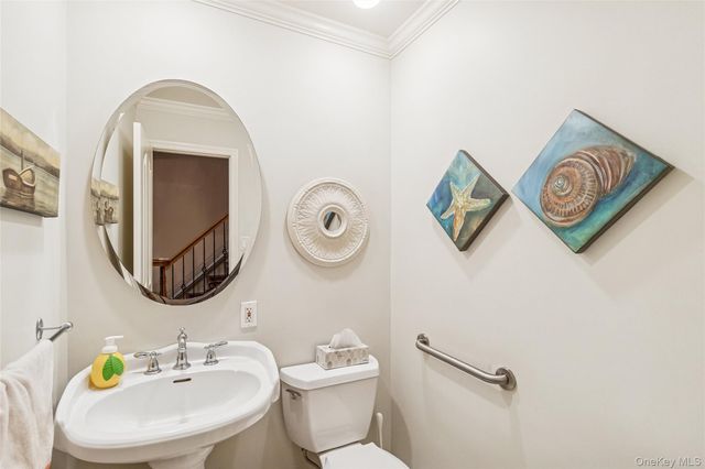 10 Glen Hollow Drive C1, Holtsville, NY 11742