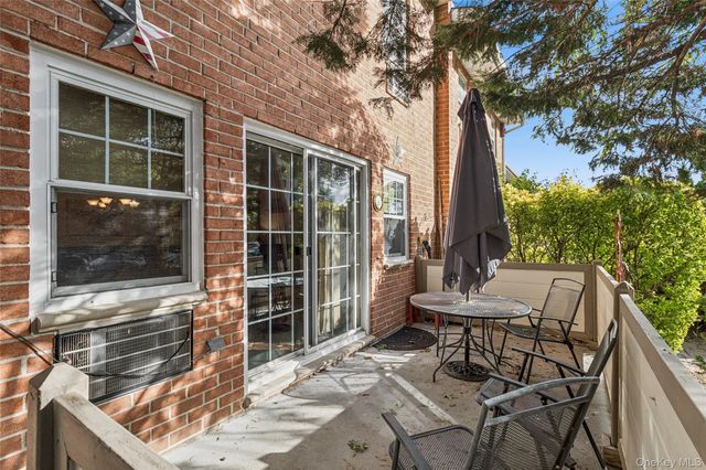 10 Glen Hollow Drive C1, Holtsville, NY 11742