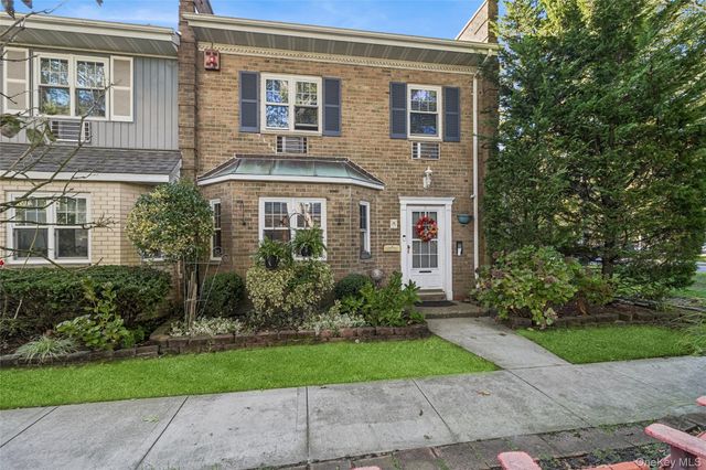 10 Glen Hollow Drive C1, Holtsville, NY 11742