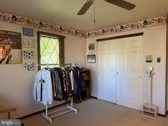 905 HAMILTON DR, Yardley, PA 19067