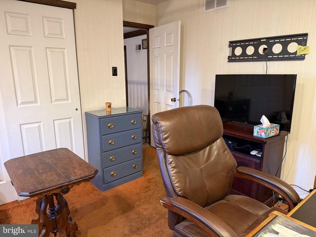 905 HAMILTON DR, Yardley, PA 19067