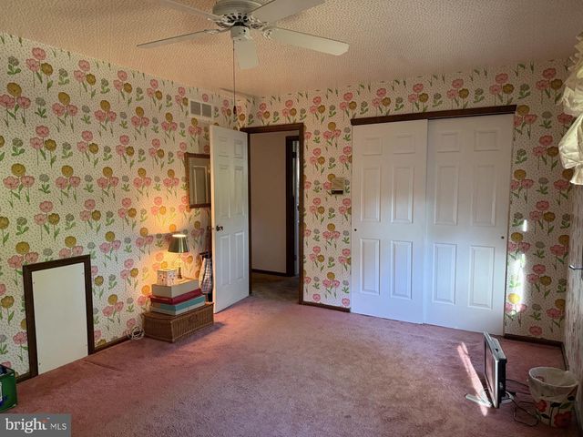 905 HAMILTON DR, Yardley, PA 19067