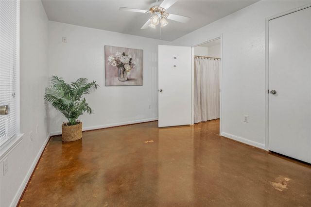 517 Southwest PKWY 103, College Station, TX 77840