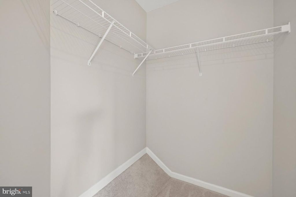 Image 21 of property listing at 9702 WASHINGTONIAN BLVD, Gaithersburg, MD 20878