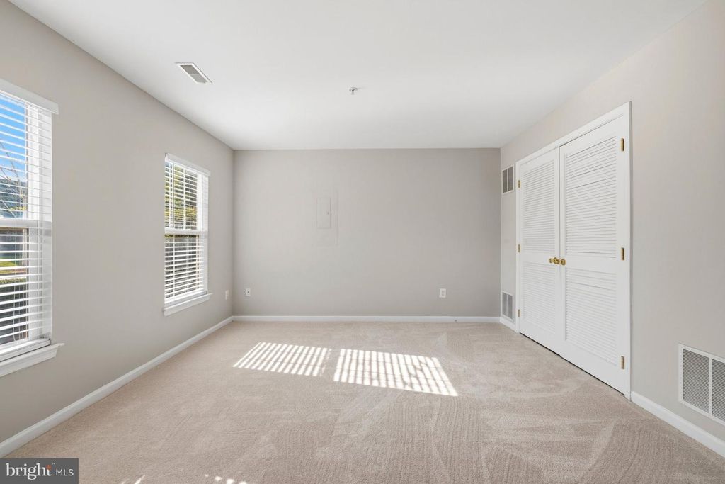 Image 29 of property listing at 9702 WASHINGTONIAN BLVD, Gaithersburg, MD 20878