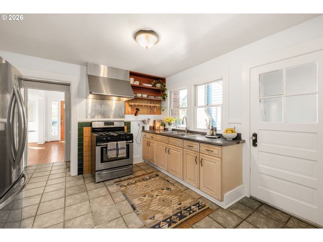 5116 Ne 15TH Ave, Portland, OR 97211