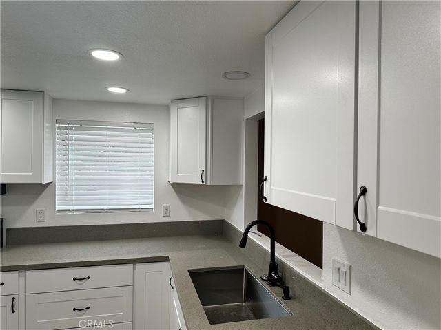 42801 42801 15th W, Lancaster, CA 93534