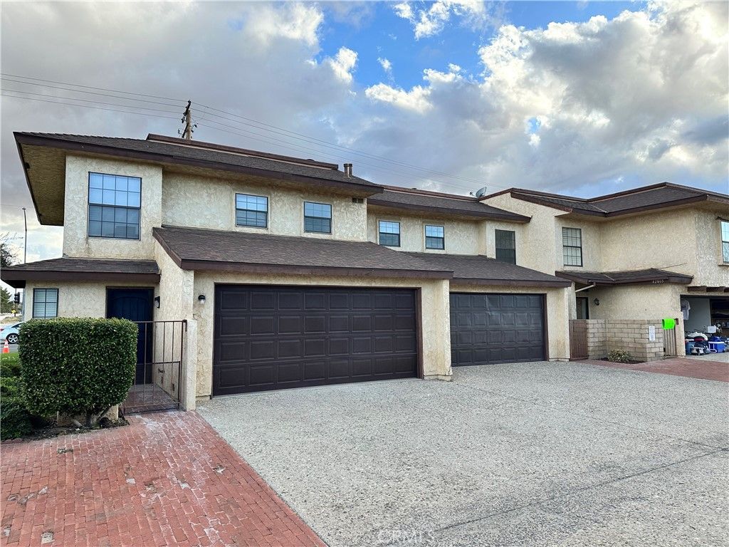 42801 42801 15th W, Lancaster, CA 93534