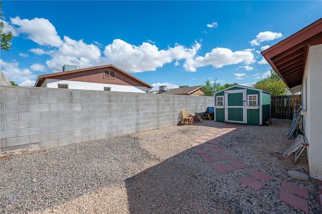 977 Canyon Shadows Drive, Kingman, AZ 86409